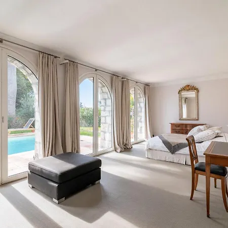 Premium Holiday In La Bocca With Swimming Pool Feriehus
